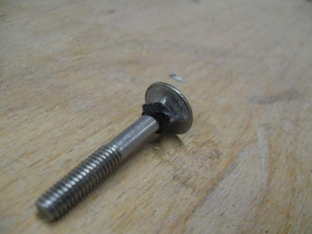 Alles gemonteerd met RVS bouten voorzien van kit. (waterafdichting)