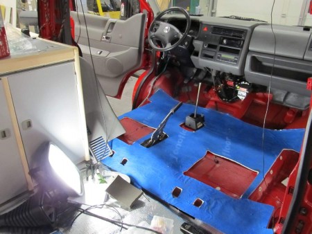 Extra demping/isolatiemat in cabine