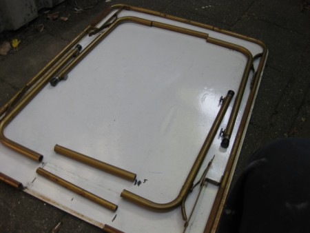 23 cm ertussen uit