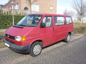de bus langs de weg1.jpg