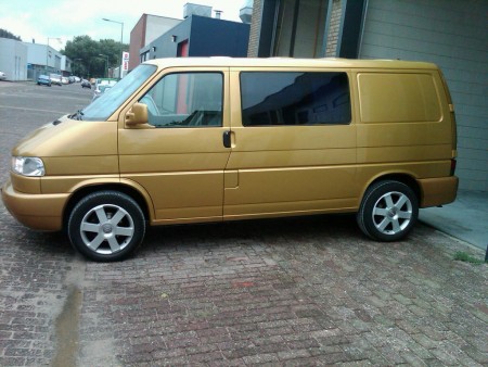 T4 2500TDI  110pk airbags abs, cr. control, lm velgen met 225-55-17 enz.enz ,6-2002  230dkm  5000E