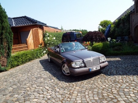 Wilfried in zijn MB Cabrio
