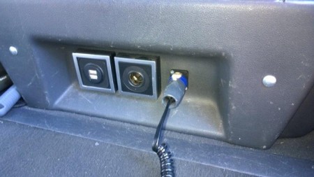aansluitingen onder bijrijdersstoel (oa USB)