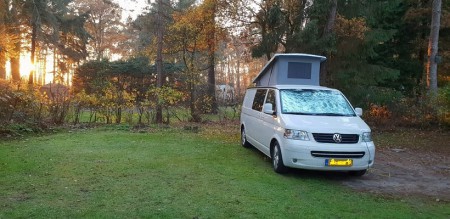 op de camping.jpg