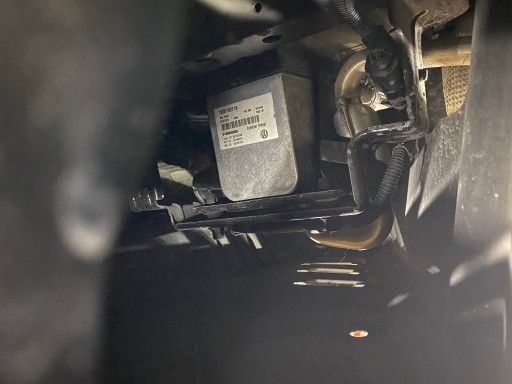 Onder de auto