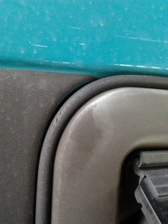 Droogtescheuren in rubber